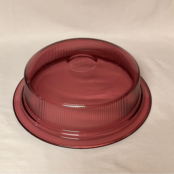 Pyrex Visions Cranberry 2.5 Qt Round Casserole V-33-B with Lid V-33-C - Picture 4 of 11